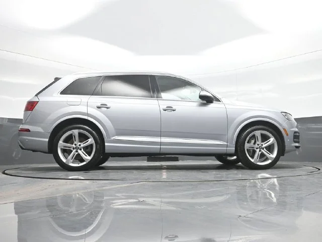 Used 2019 Silver Audi 55 Prestige image 25