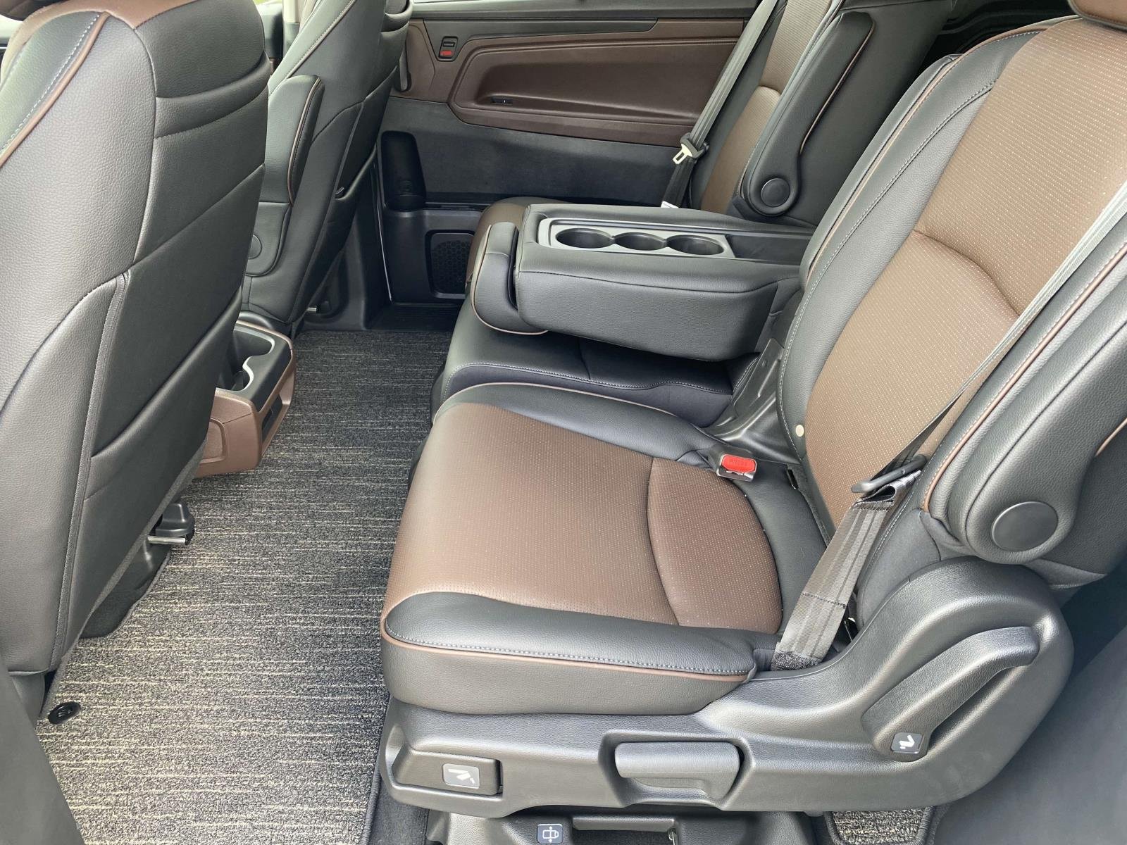 2026 Honda Odyssey Elite - Photo 6