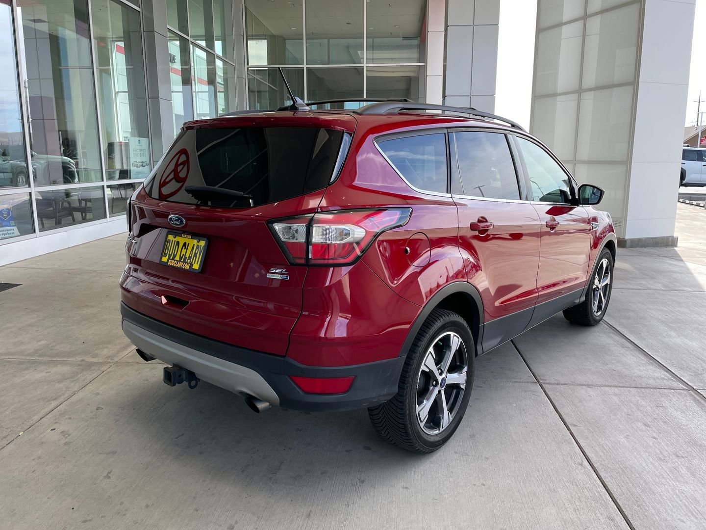 Used 2018 Red Ford SEL image 3