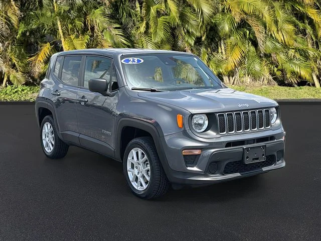 Used 2023 Gray Jeep Latitude image 2