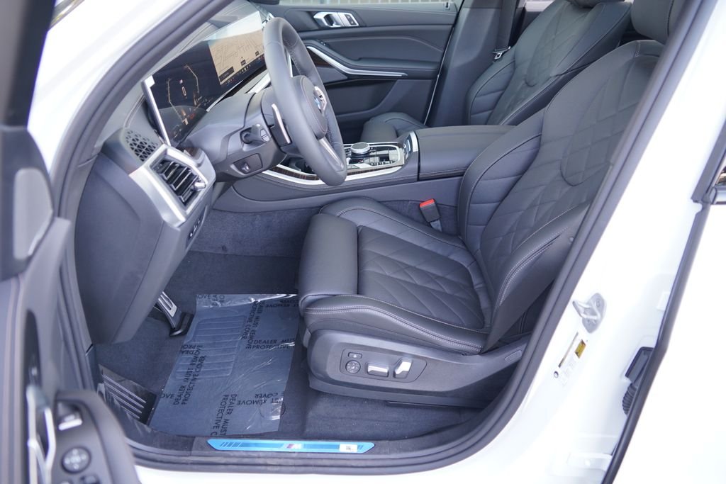 New 2026 Alpine White BMW sDrive40i image 12
