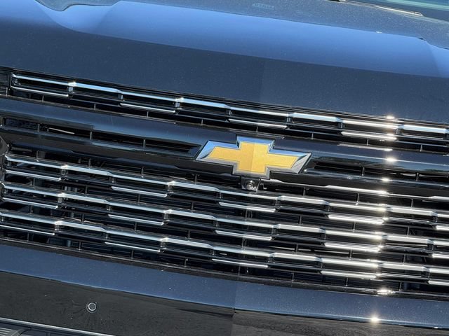 New 2026 Black Chevrolet High Country image 3