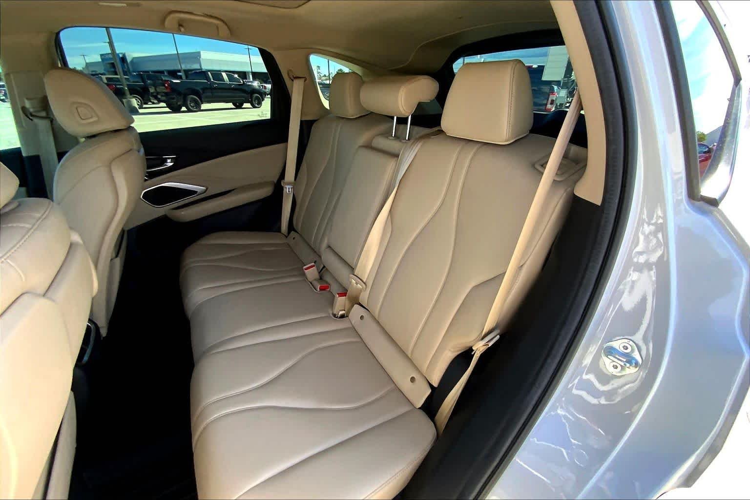 Used 2024 Platinum White Pearl Acura  image 30
