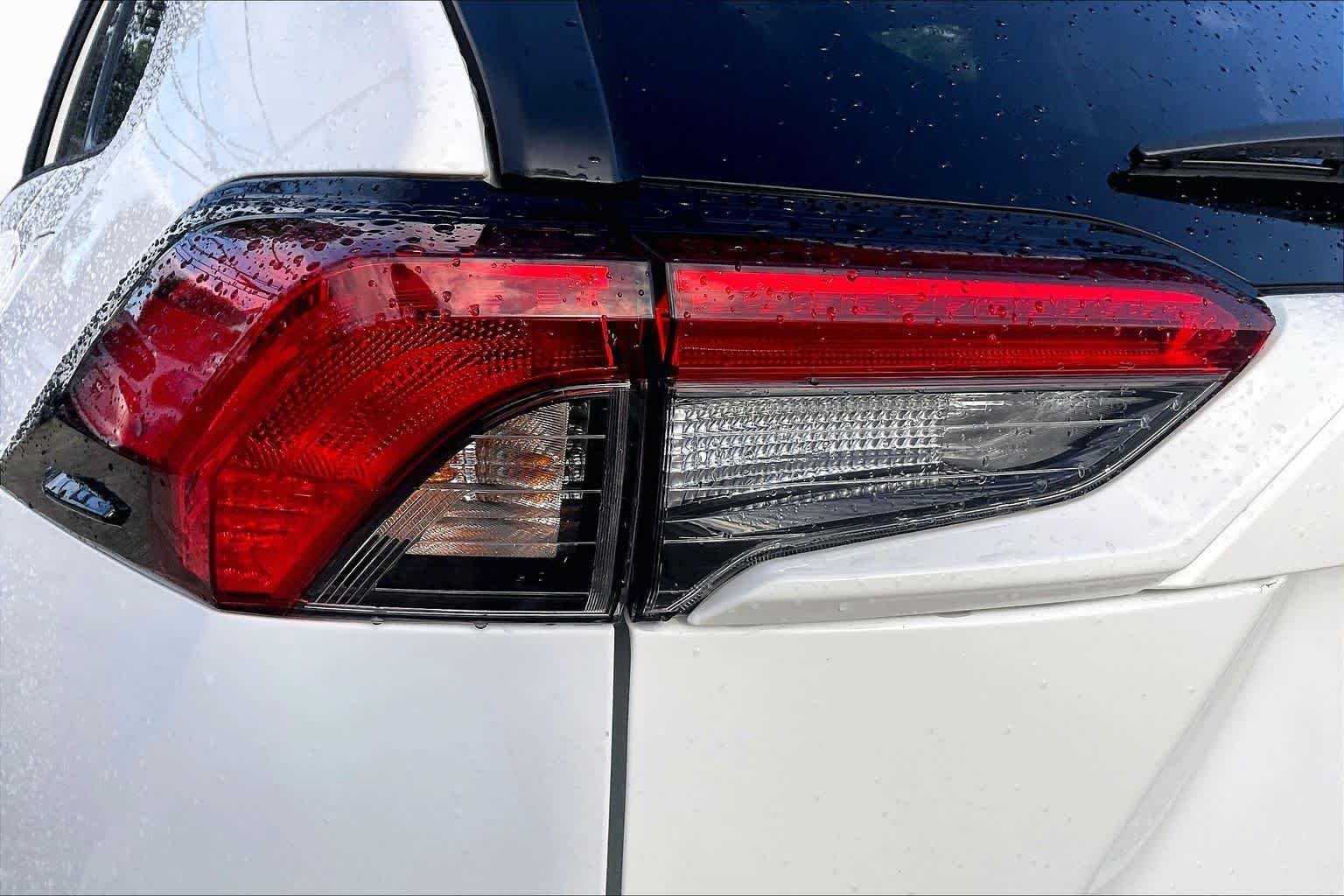 Used 2025 Ice Cap Toyota XLE image 28