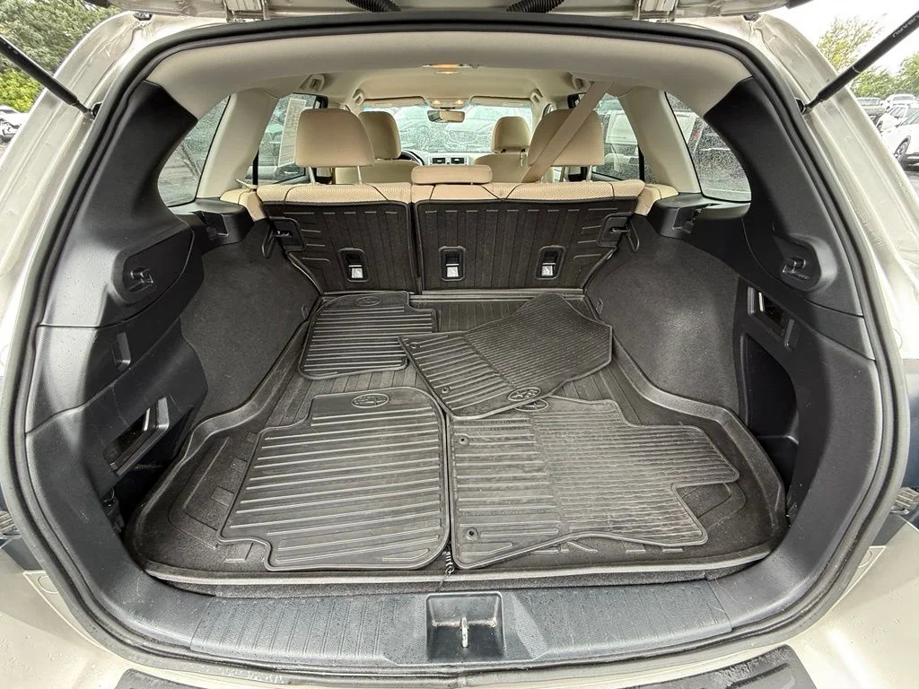 Used 2018 Gray Subaru 2.5i Premium image 29
