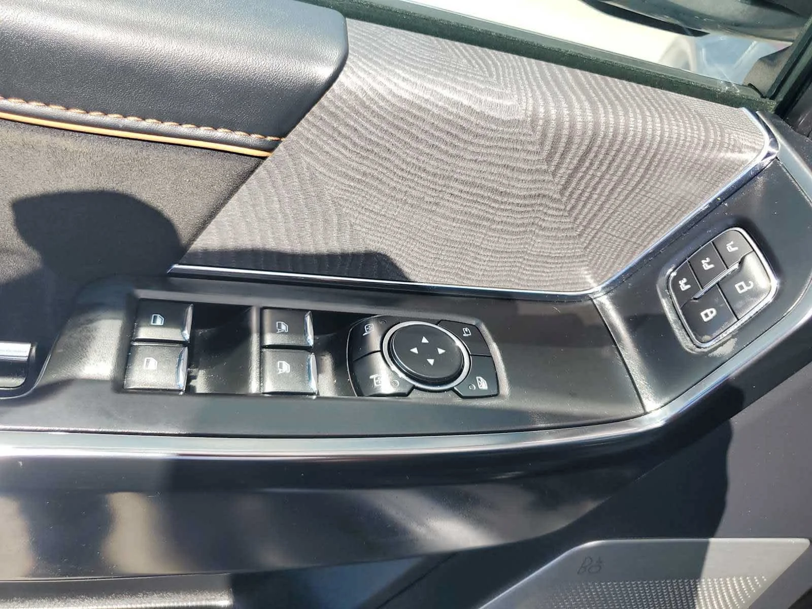 Used 2023  Ford XL image 18