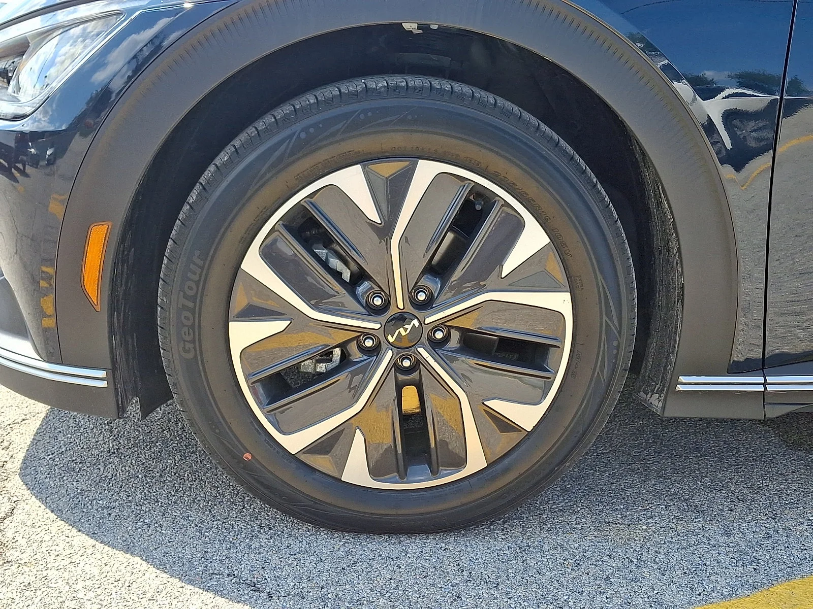 Certified Used 2024 Blue Kia Light image 8