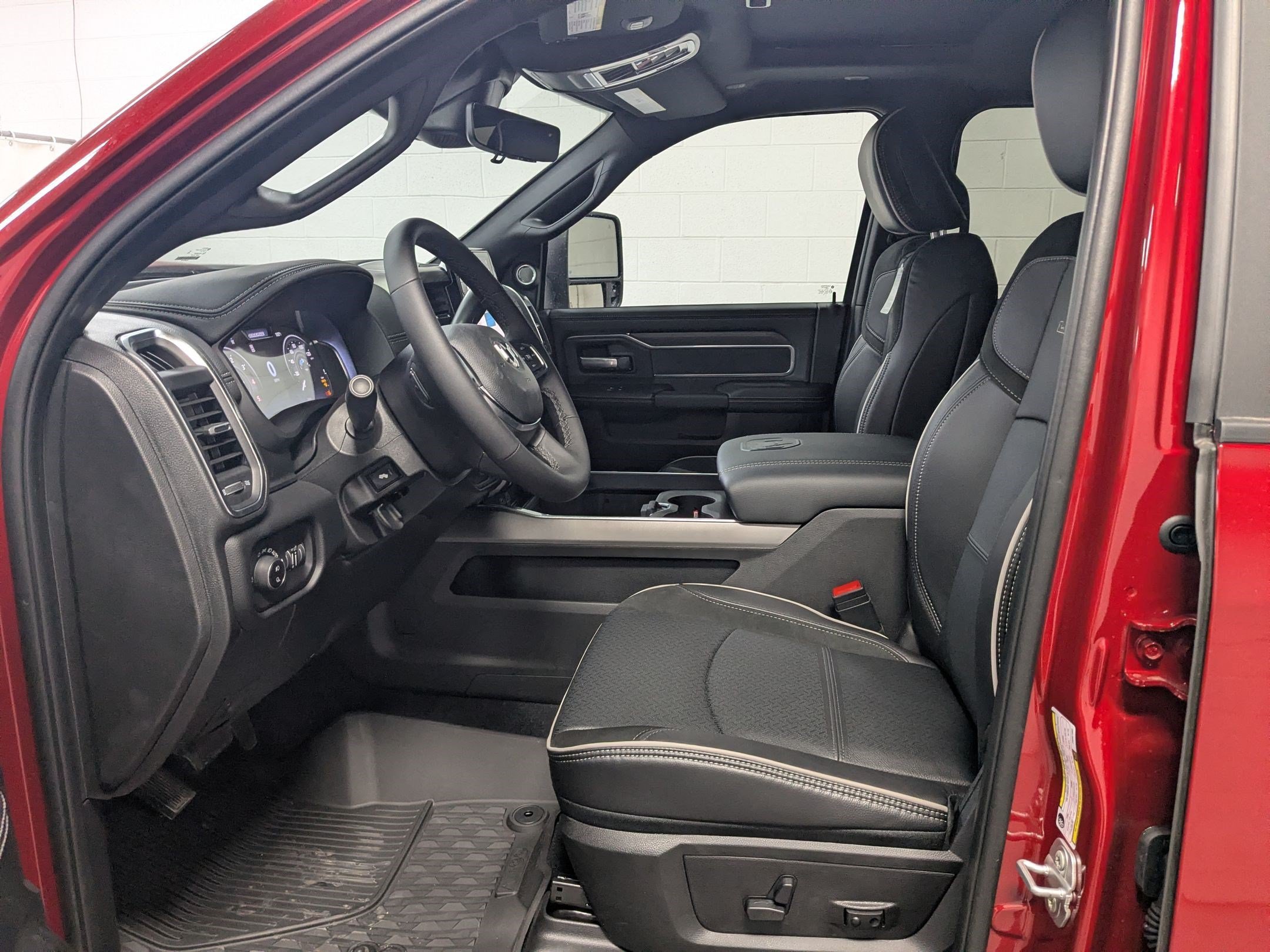 New 2026 Molten Red Pearl-Coat Exterior Paint RAM Laramie image 14