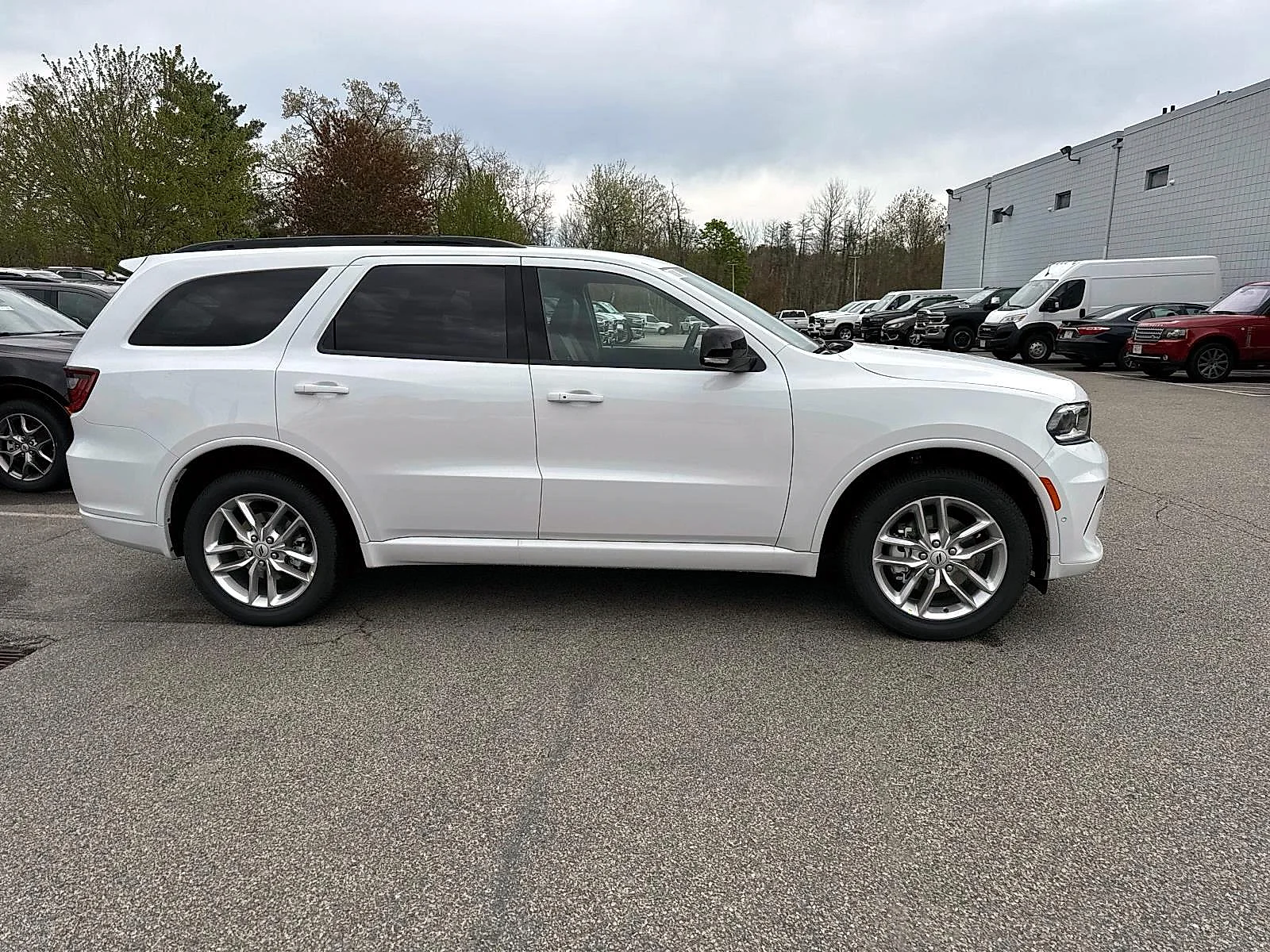 New 2026 White Knuckle Clear-Coat Exterior Paint Dodge GT Plus image 5