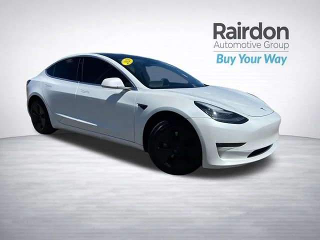 2020 Tesla Model 3 Standard Range Plus's photo