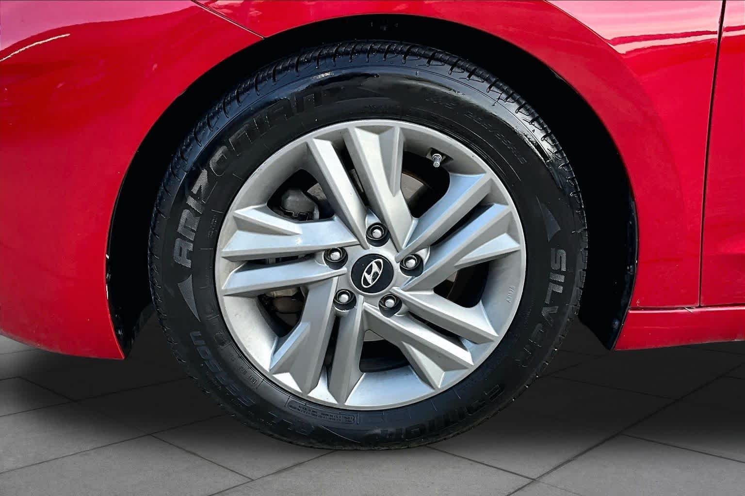Used 2020 Calypso Red Hyundai SEL image 10