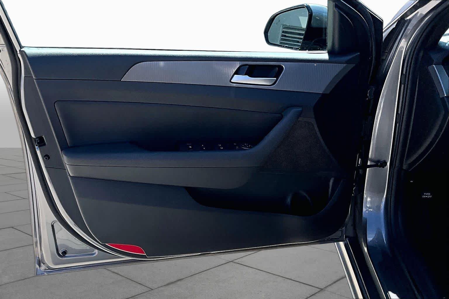 Used 2018 Machine Gray Hyundai Sport image 19