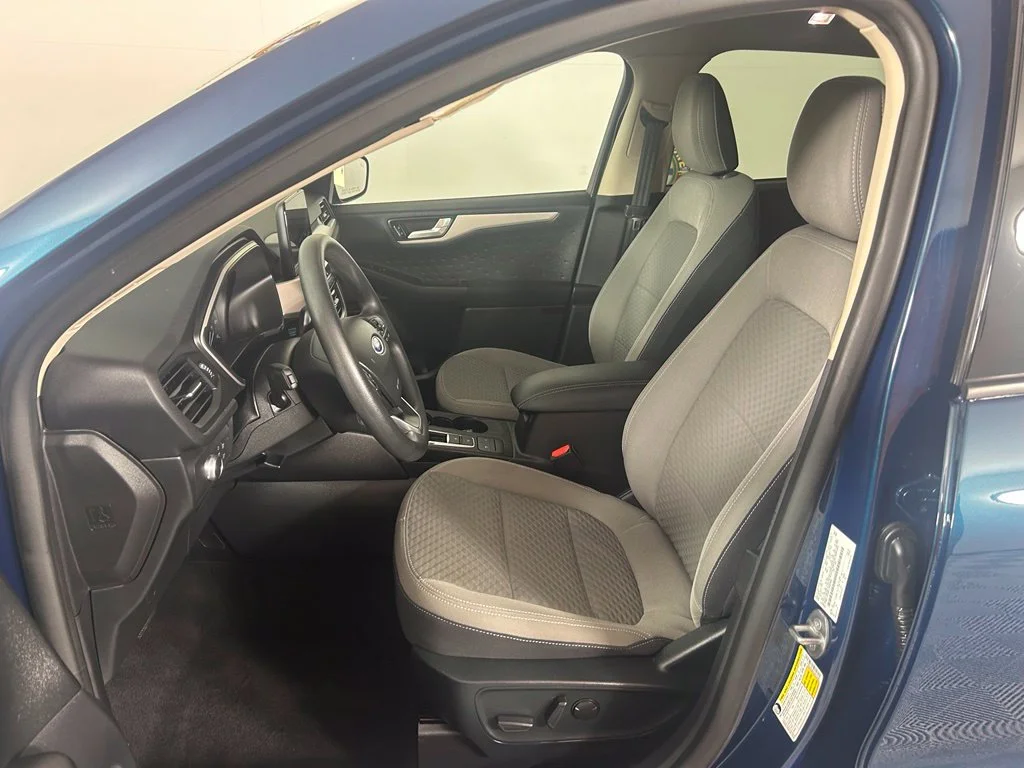 Used 2020 Green Ford SE image 11