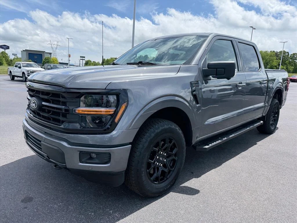 Certified Used 2025 Gray Ford XLT image 4