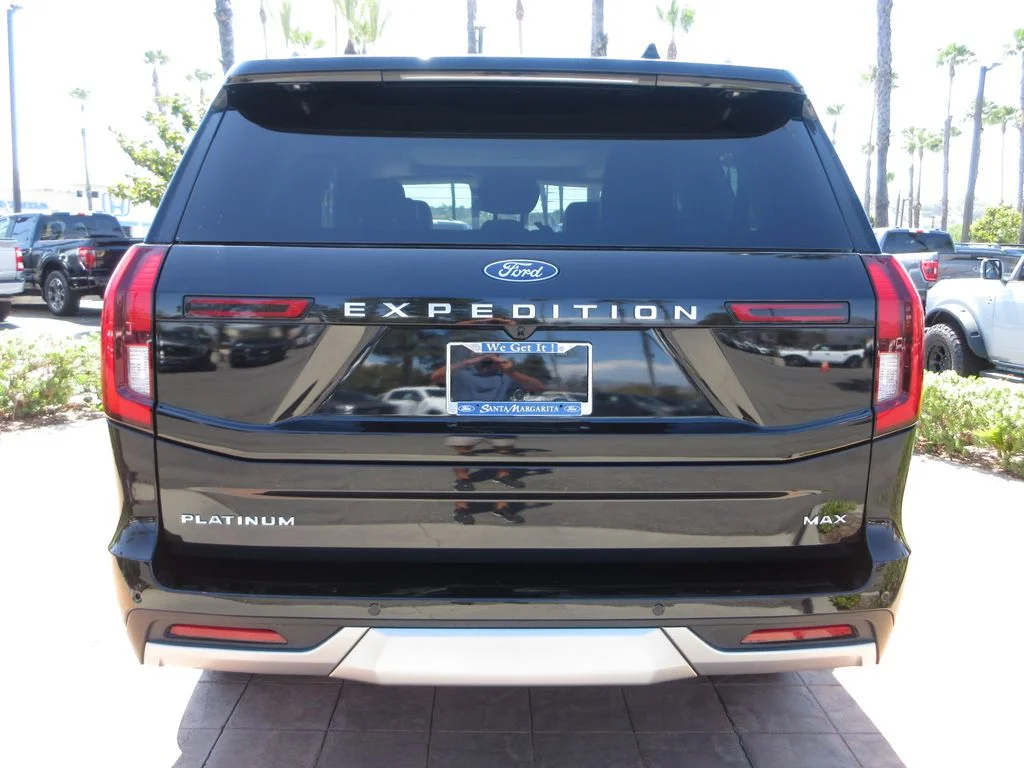 Used 2025 Black Metallic Ford Platinum image 3