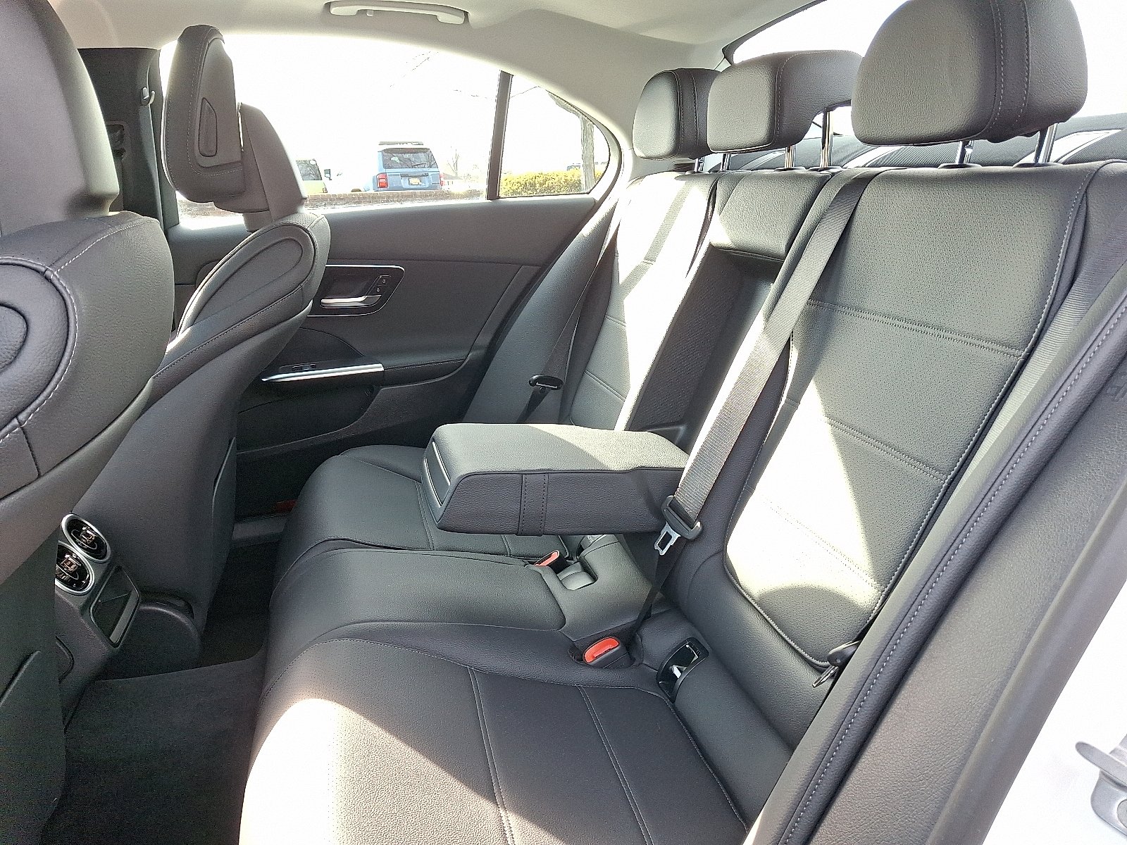 2025 Mercedes-Benz C-Class Sedan C 300 - Photo 10