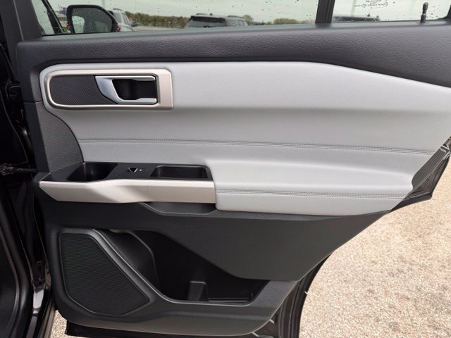 Used 2024 Black Metallic Ford XLT image 33