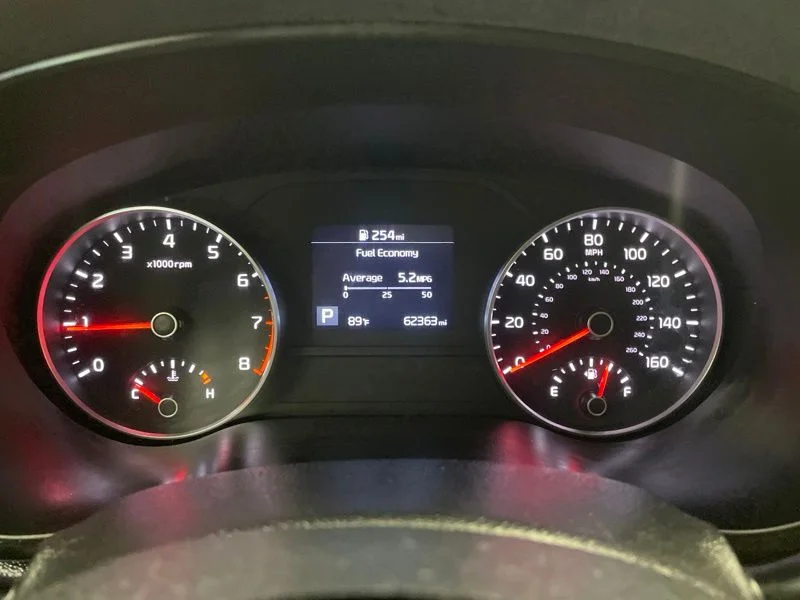 Used 2021 Red Kia S image 25
