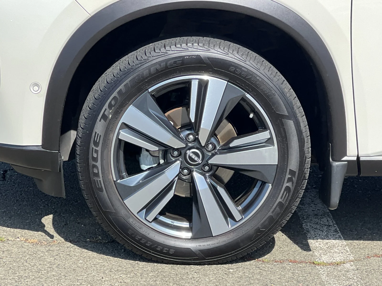 Used 2023 Pearl White Tricoat Nissan Platinum image 25