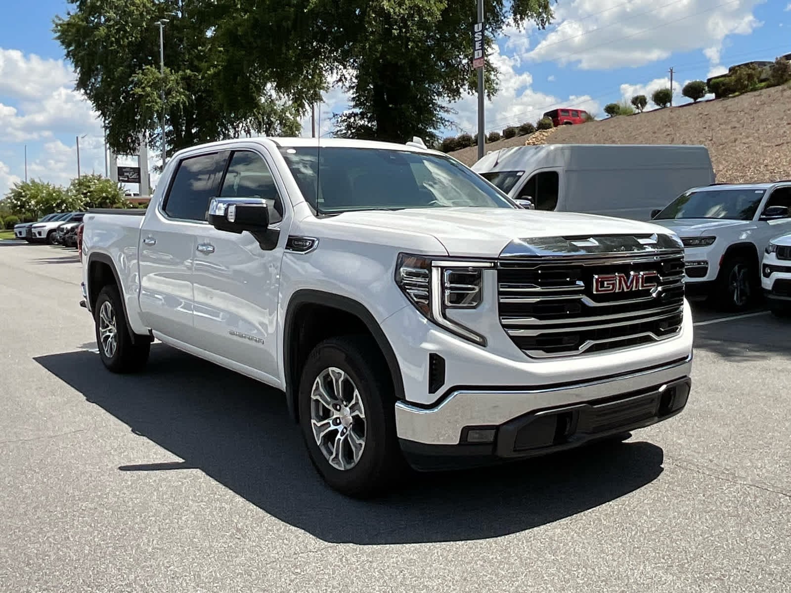 Used 2024 Summit White GMC SLT image 7