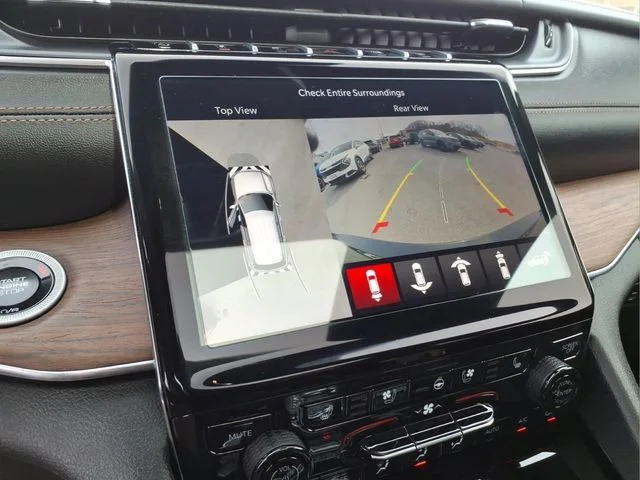 Used 2025 Black Jeep Summit image 33