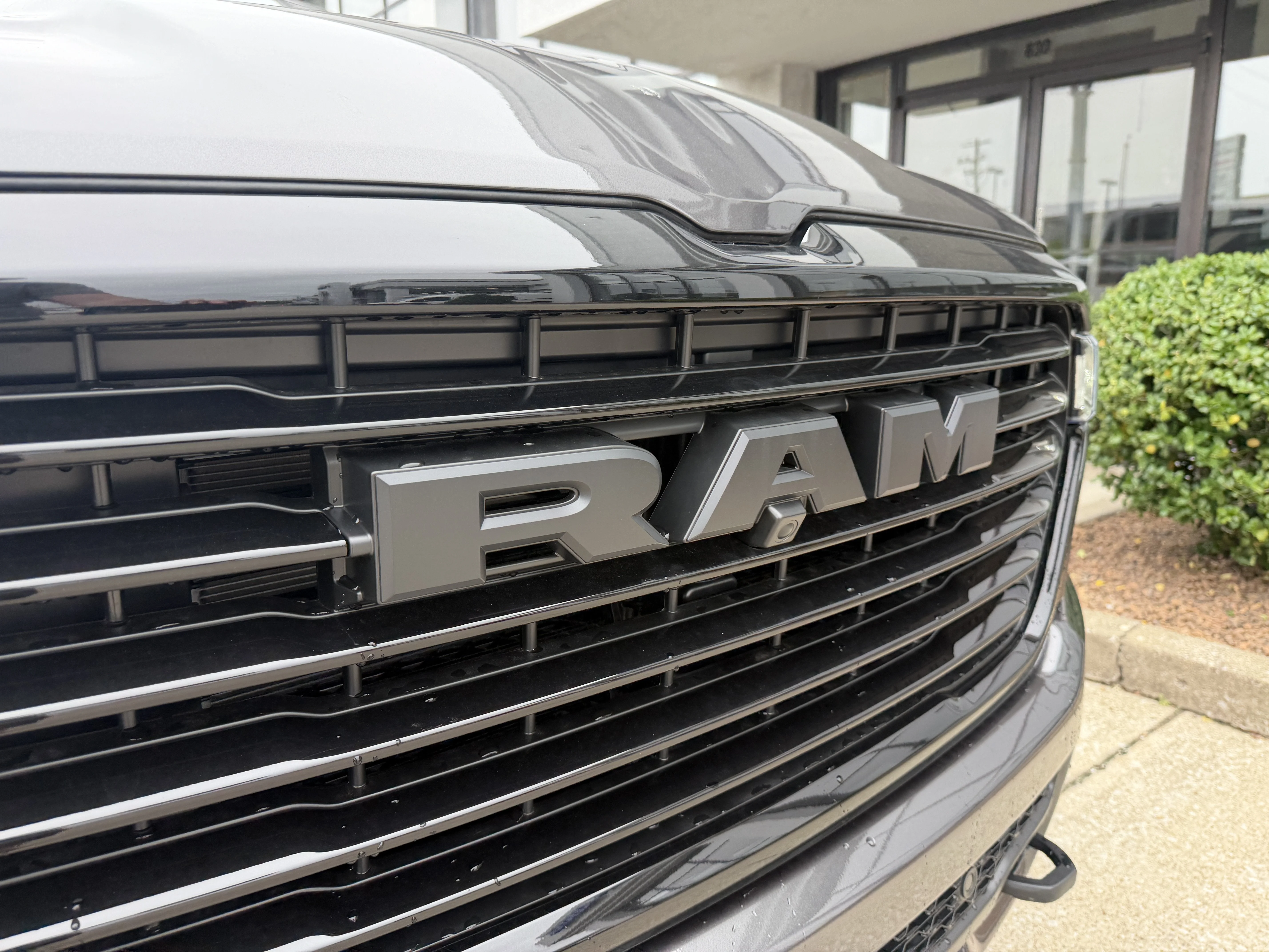 New 2026 Granite Crystal Metallic Clear-Coat Exterior Paint RAM Laramie image 22
