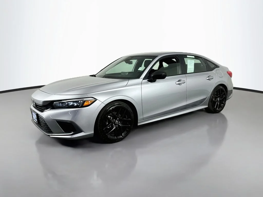 Used 2023 Lunar Silver Metallic Honda Sport image 4