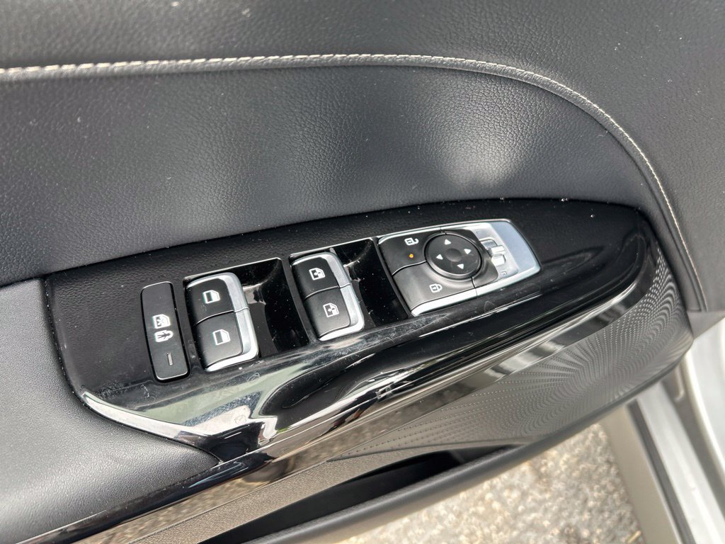 Used 2025 Gray Kia GT-Line image 15