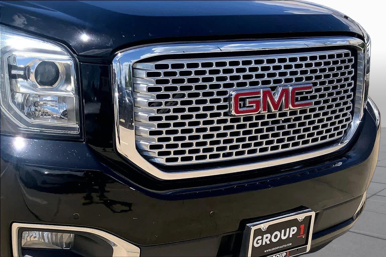 Used 2016 Onyx Black GMC Denali image 29