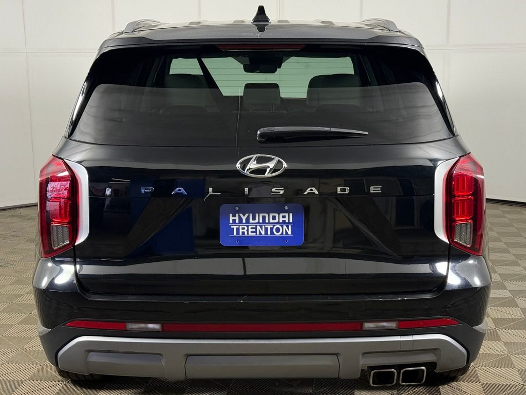 Used 2024 Black Hyundai SEL image 18