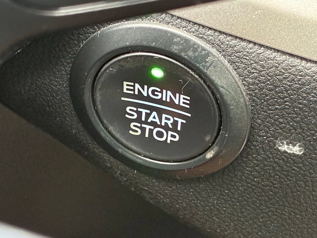 Used 2020  Ford SE image 53