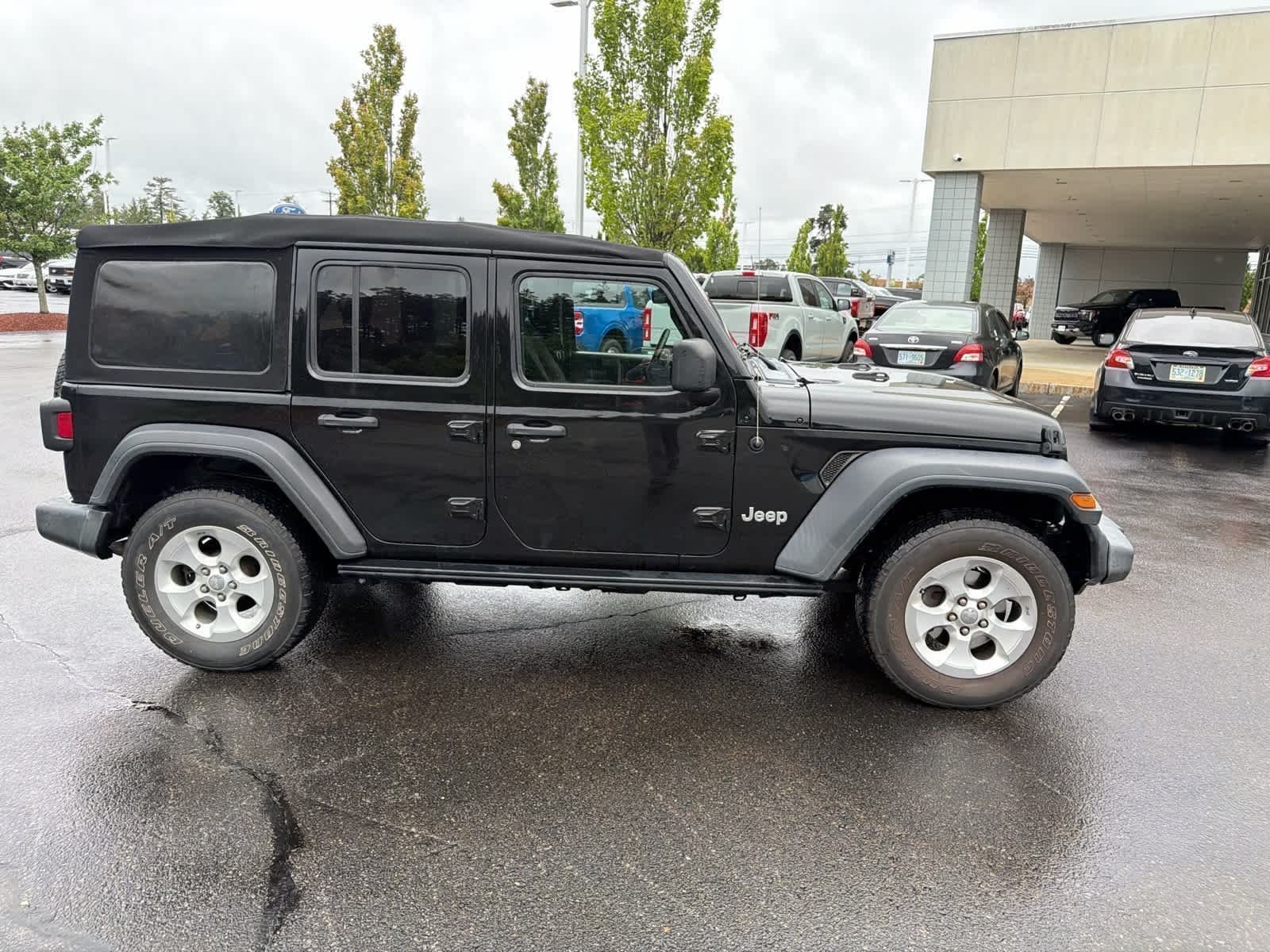 Used 2019 Black Clearcoat Jeep Sport S image 7