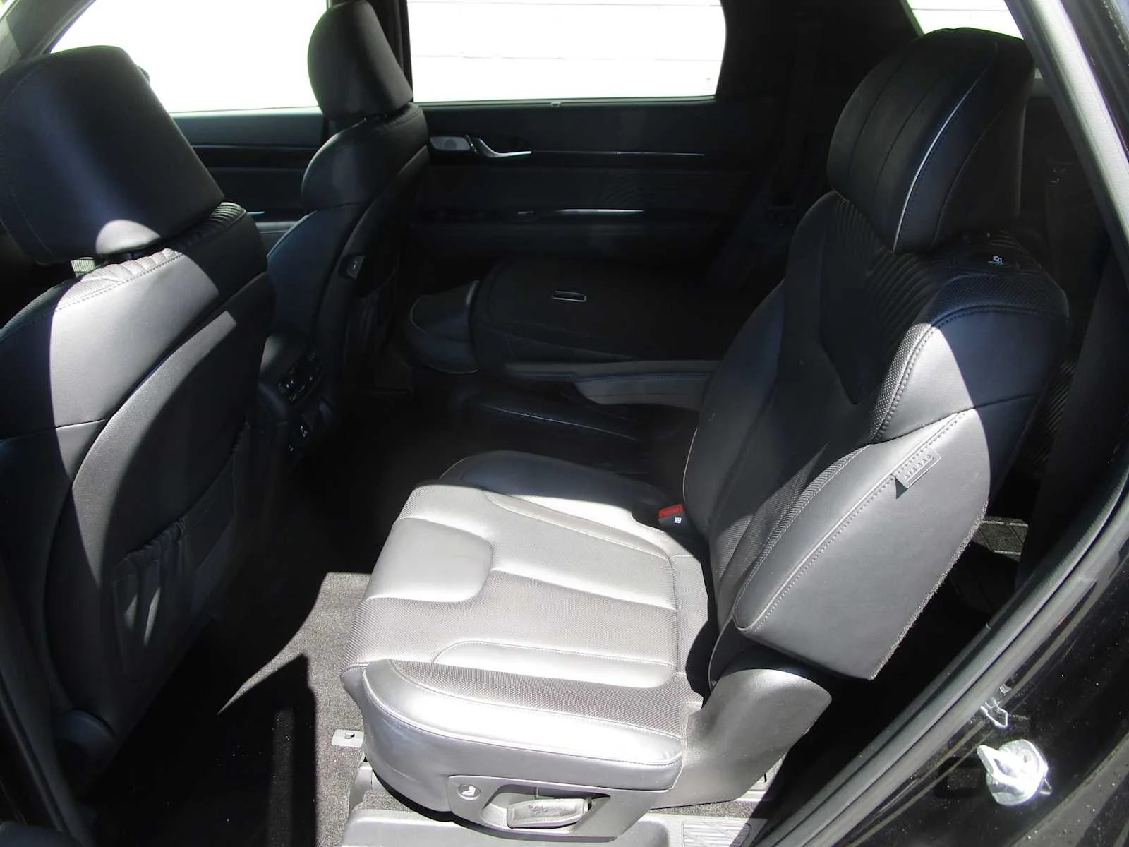 Used 2023 Abyss Black Pearl Hyundai Calligraphy image 9
