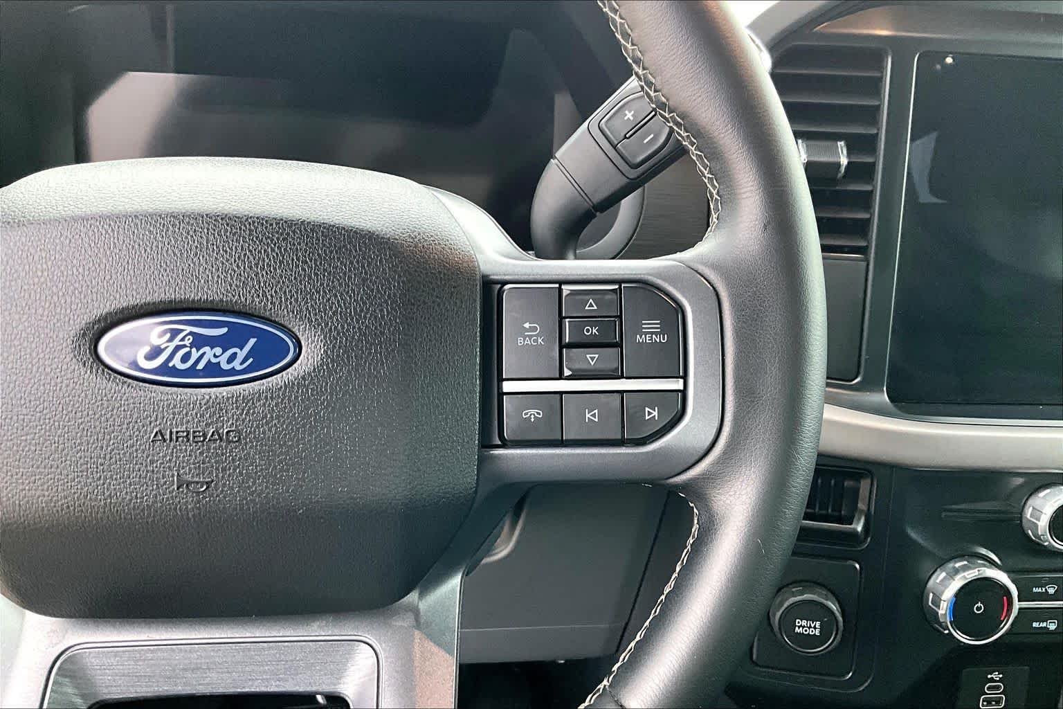 Used 2025 Atlas Blue Metallic Ford XLT image 25