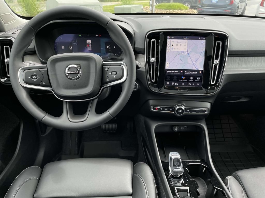 2026 Volvo XC40 Plus - Photo 5