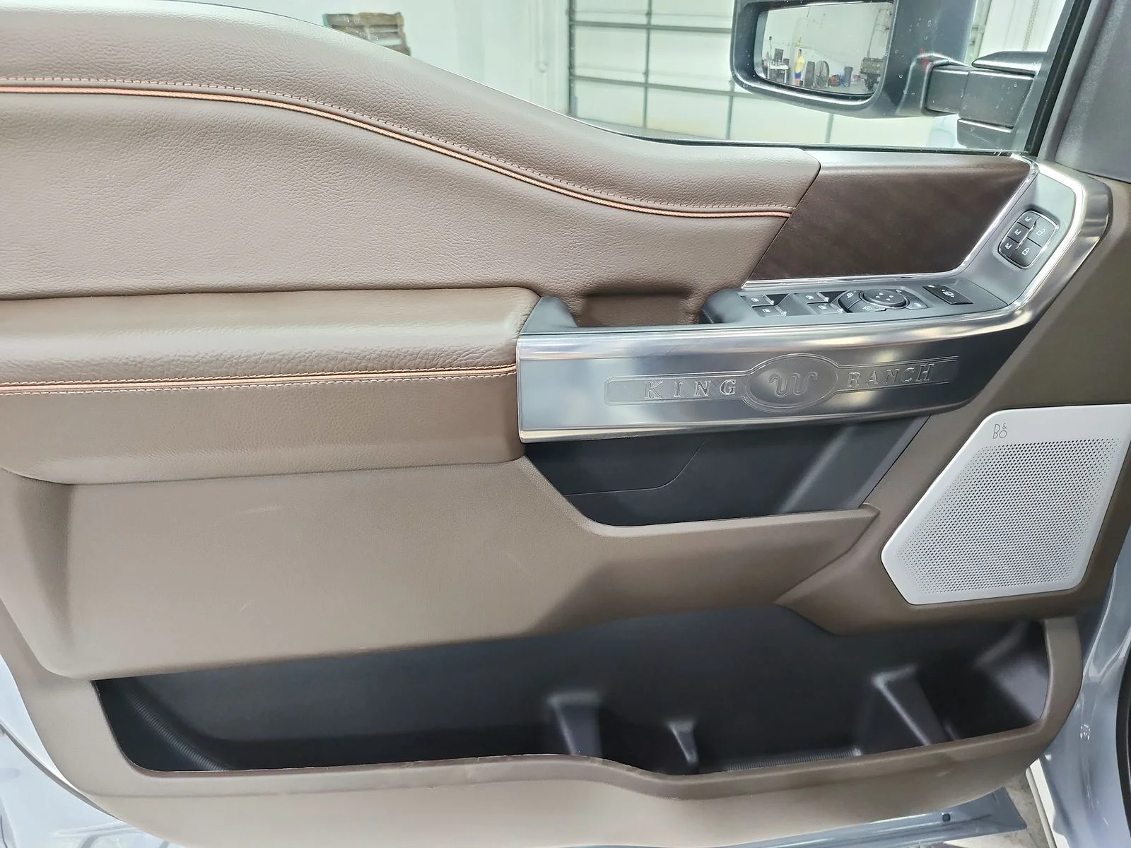 New 2026 Glacier Gray Metallic Tri-Coat Ford F-250® King Ranch® image 38