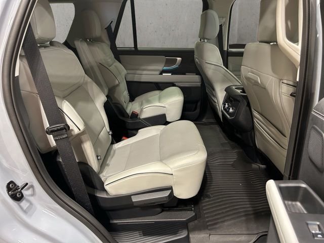 Used 2025 Gray Ford Platinum image 21