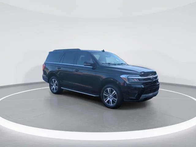 Used 2023 Black Ford XLT image 2