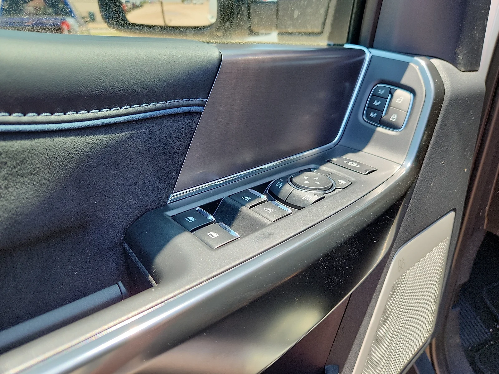 New 2026 Star White Metallic Tri-Coat Ford F-250® Platinum® image 15