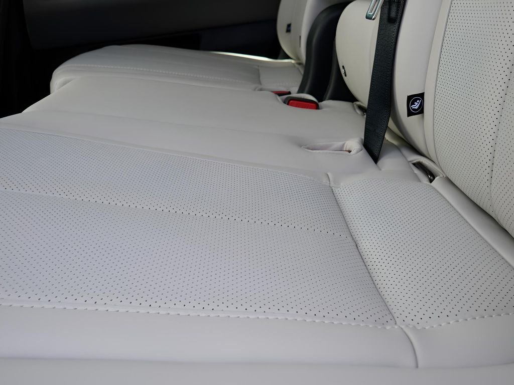 Certified Used 2026 Graphite Shadow INFINITI LUXE image 21