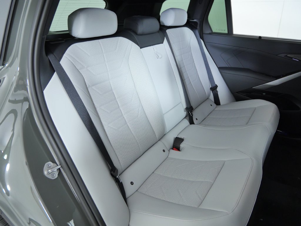New 2027 Grey Pine Metallic BMW  image 23