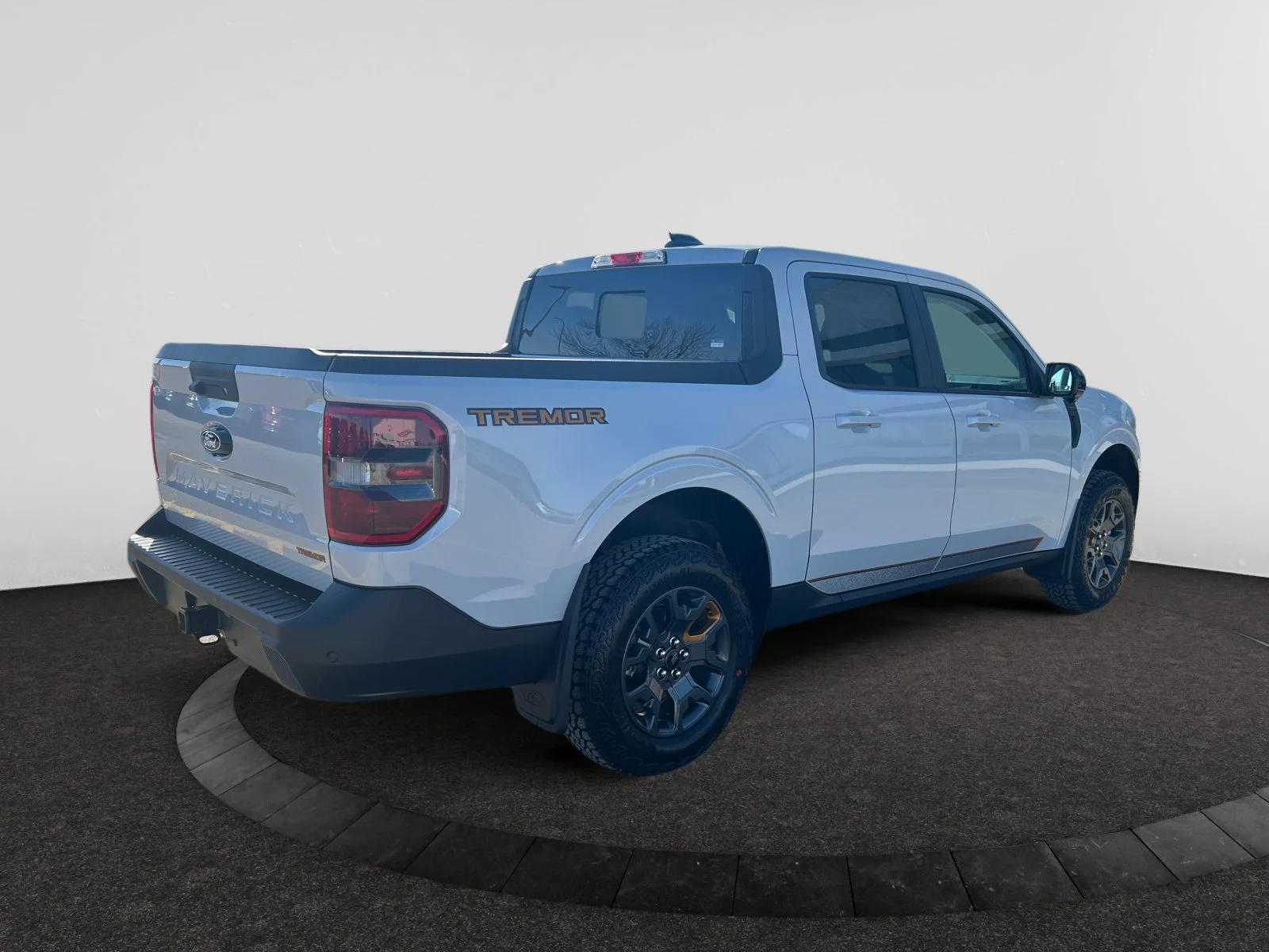 New 2026 Space White Metallic Ford Tremor image 5