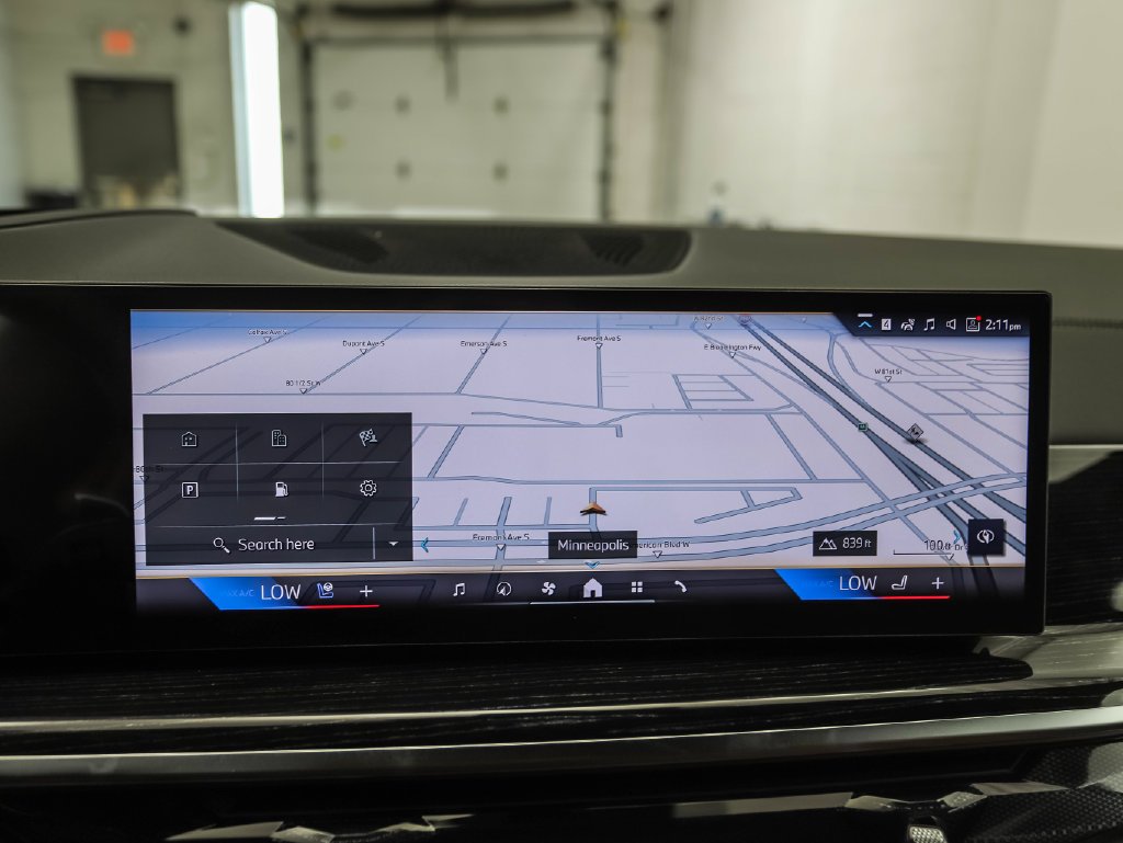 Used 2027 Gray Metallic BMW xDrive40i image 16