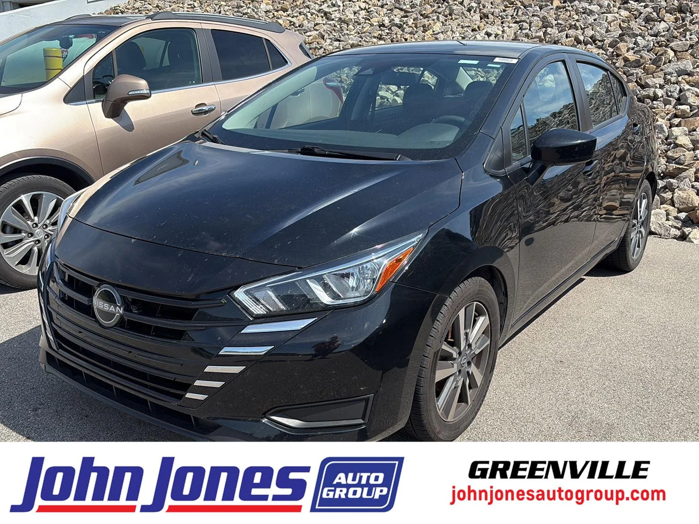 2023 Nissan Versa 1.6 SV CVT's photo
