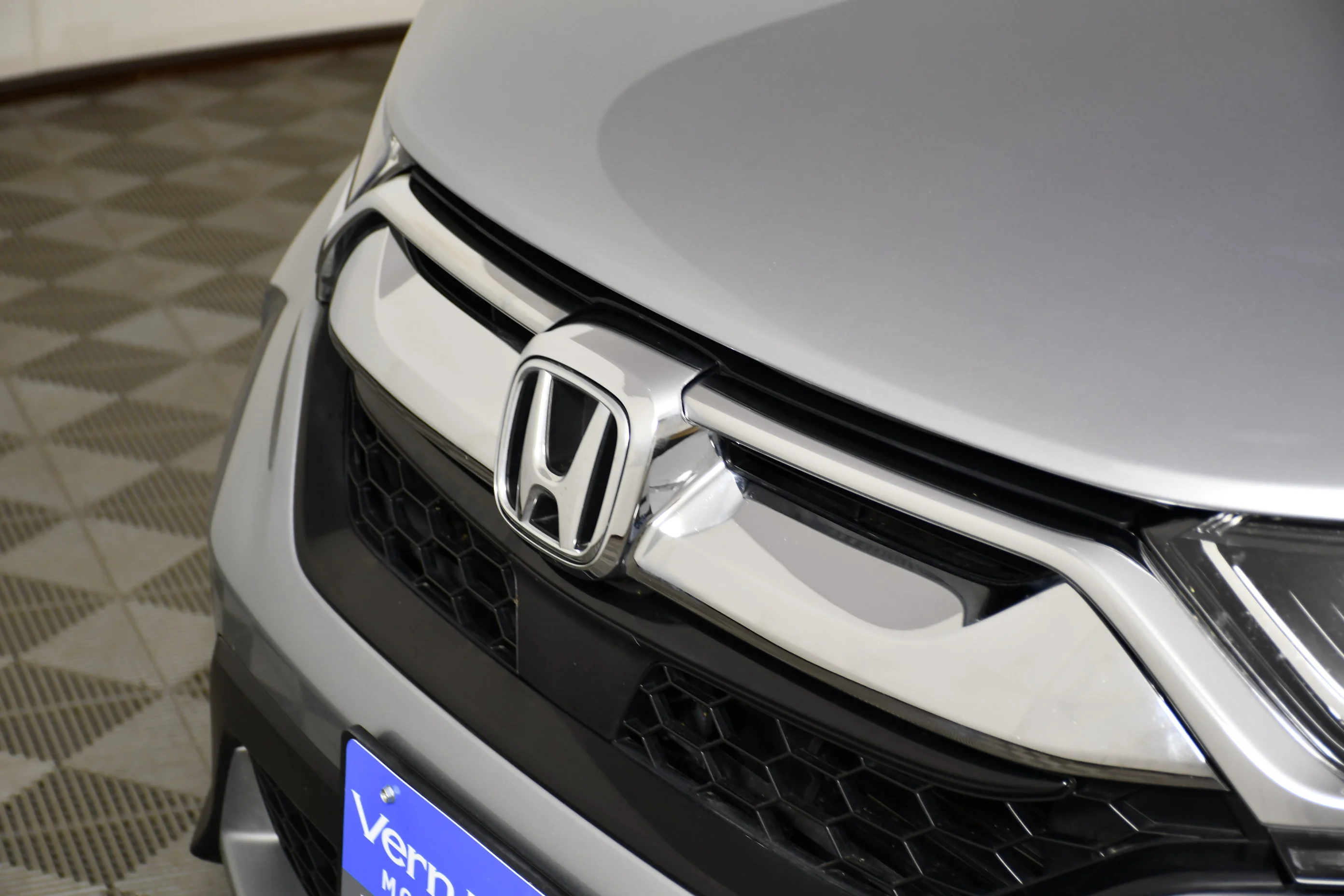Used 2019 Lunar Silver Metallic Honda Touring image 11