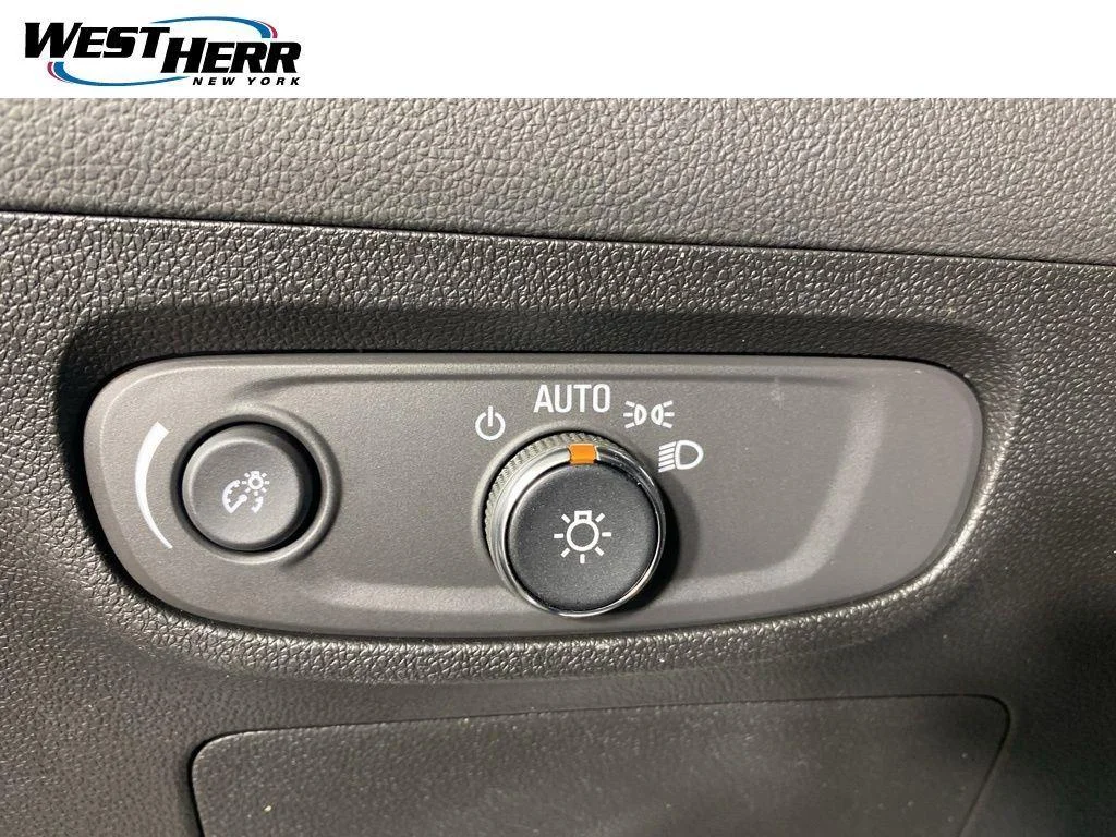 Used 2025 Summit White Buick Sport Touring FWD image 13