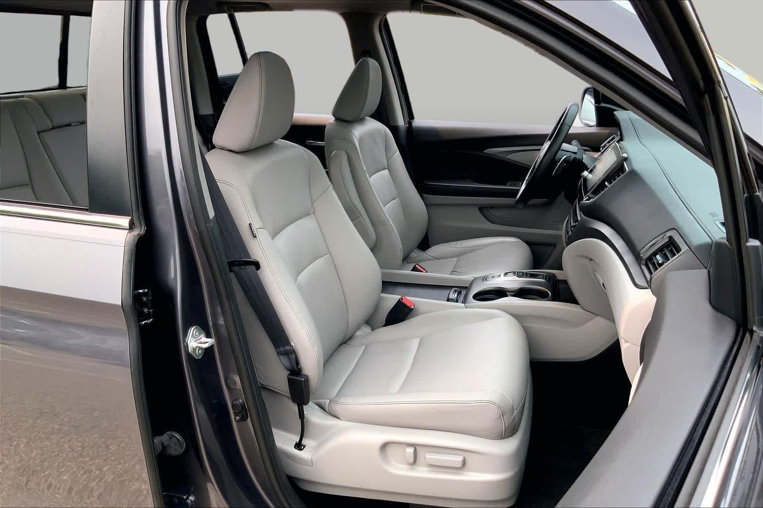 Certified Used 2023 Modern Steel Metallic Honda RTL image 8