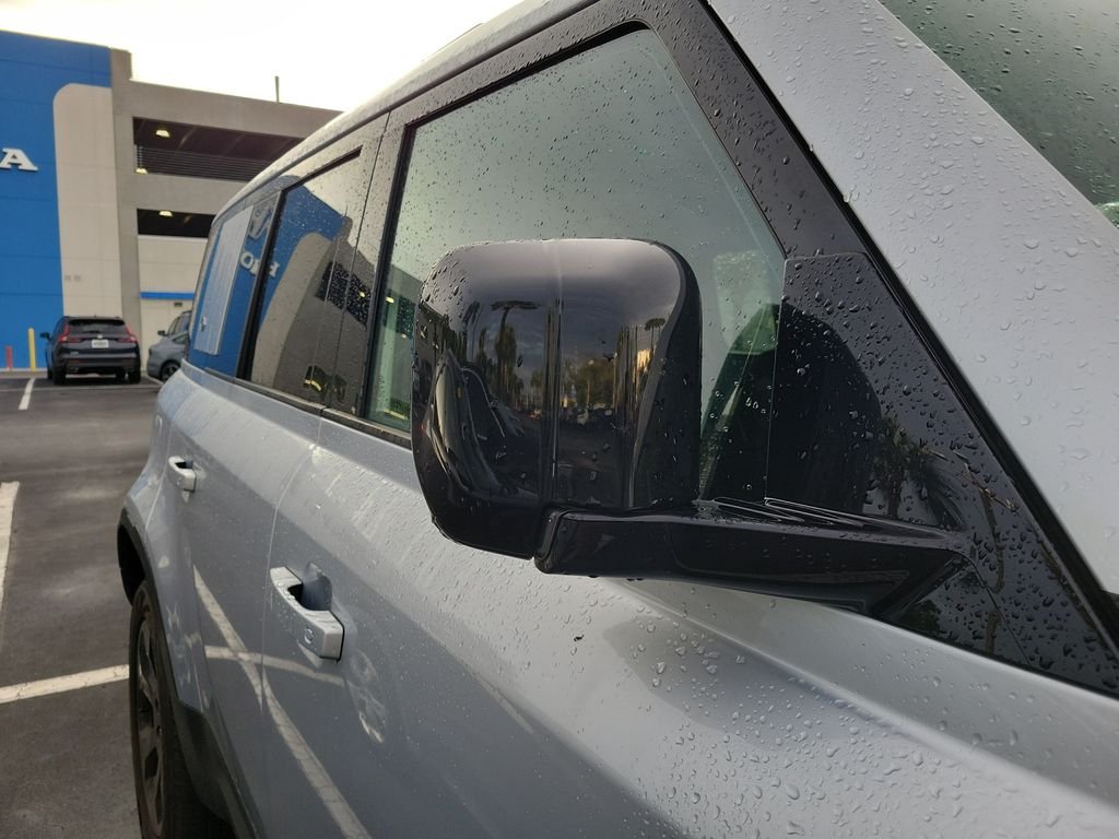 Used 2024 Silicon Silver Premium Metallic Land Rover S image 10