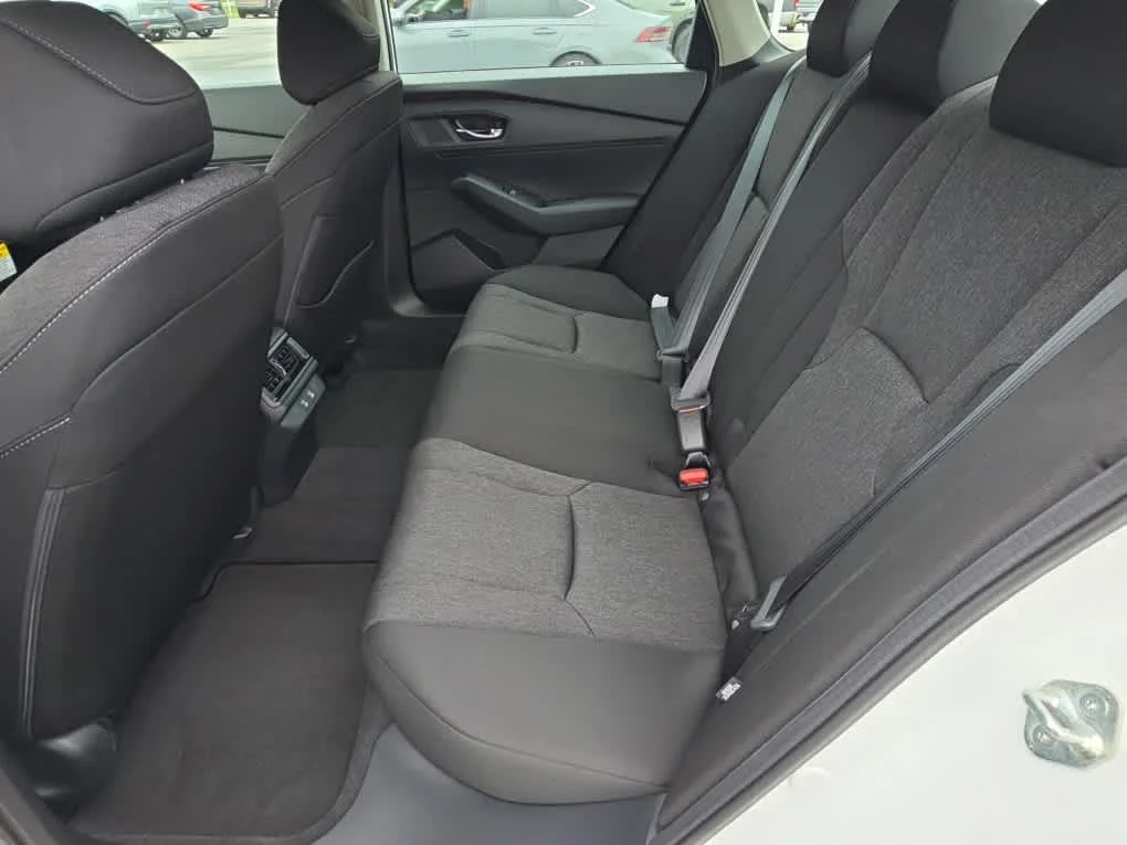 Certified Used 2026 Platinum White Pearl Honda SE image 10