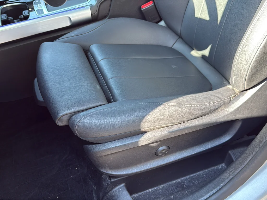 Used 2024  Mercedes-Benz GLB 250 image 18